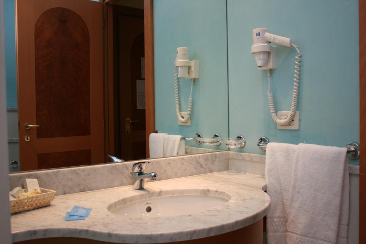 La Fonte Hotel Ome Екстериор снимка