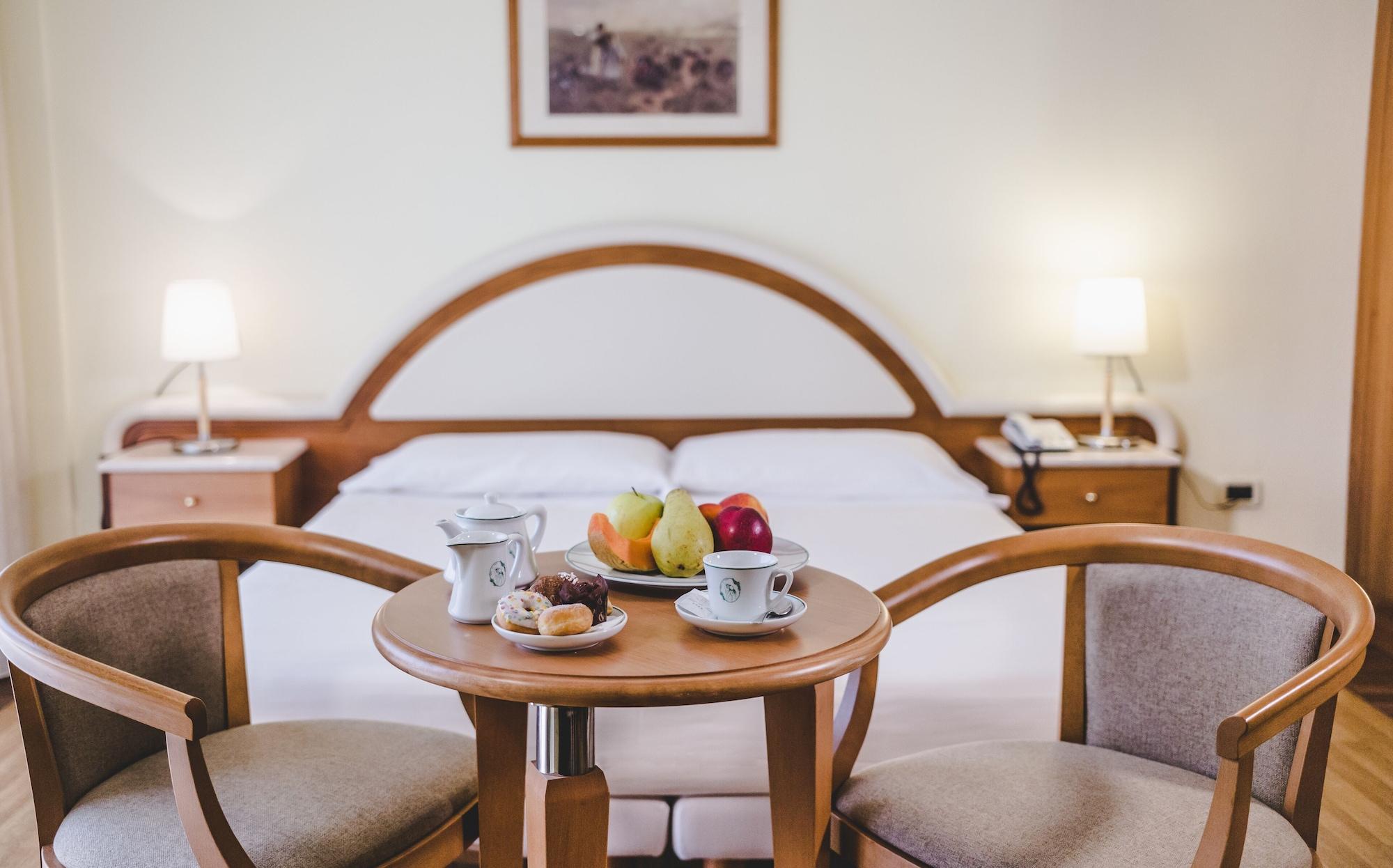 La Fonte Hotel Ome Екстериор снимка