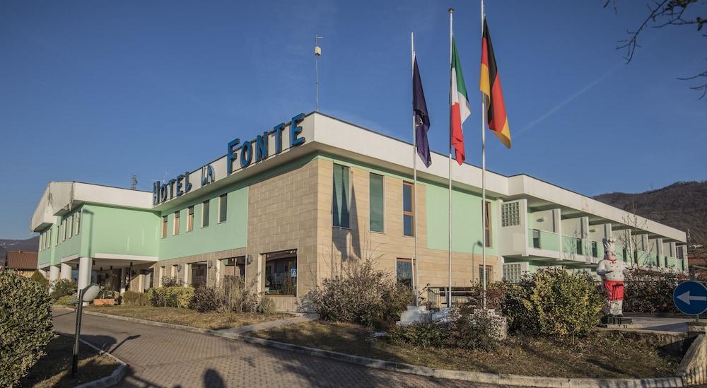 La Fonte Hotel Ome Екстериор снимка