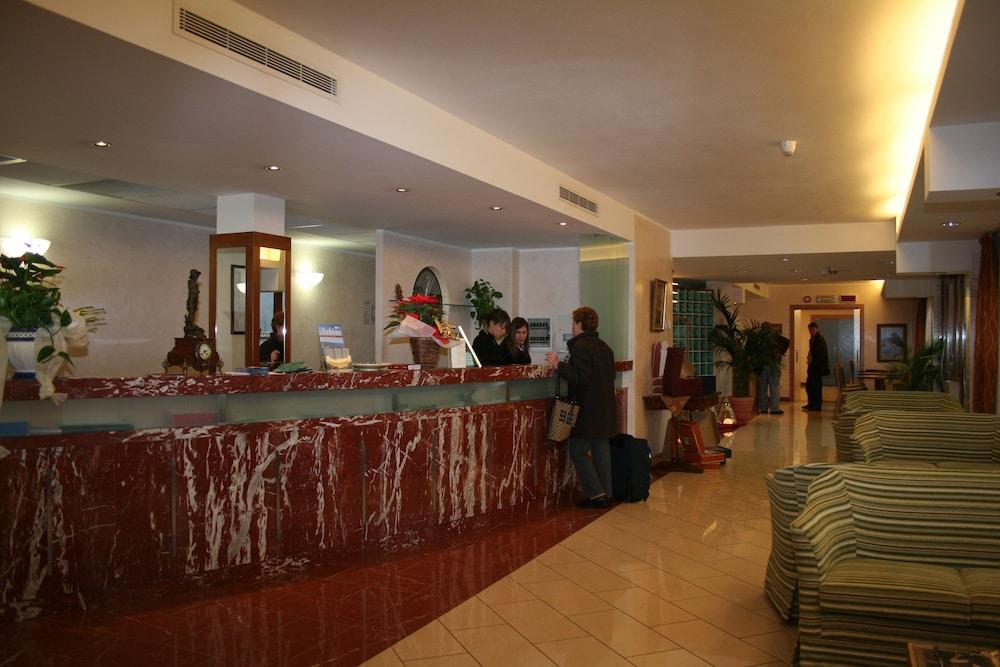 La Fonte Hotel Ome Екстериор снимка