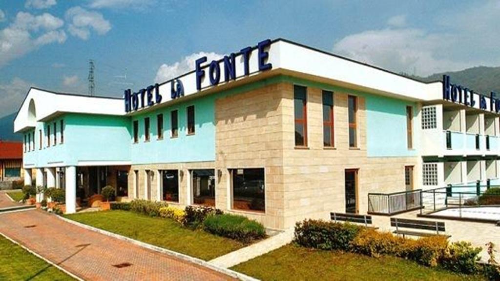 La Fonte Hotel Ome Екстериор снимка