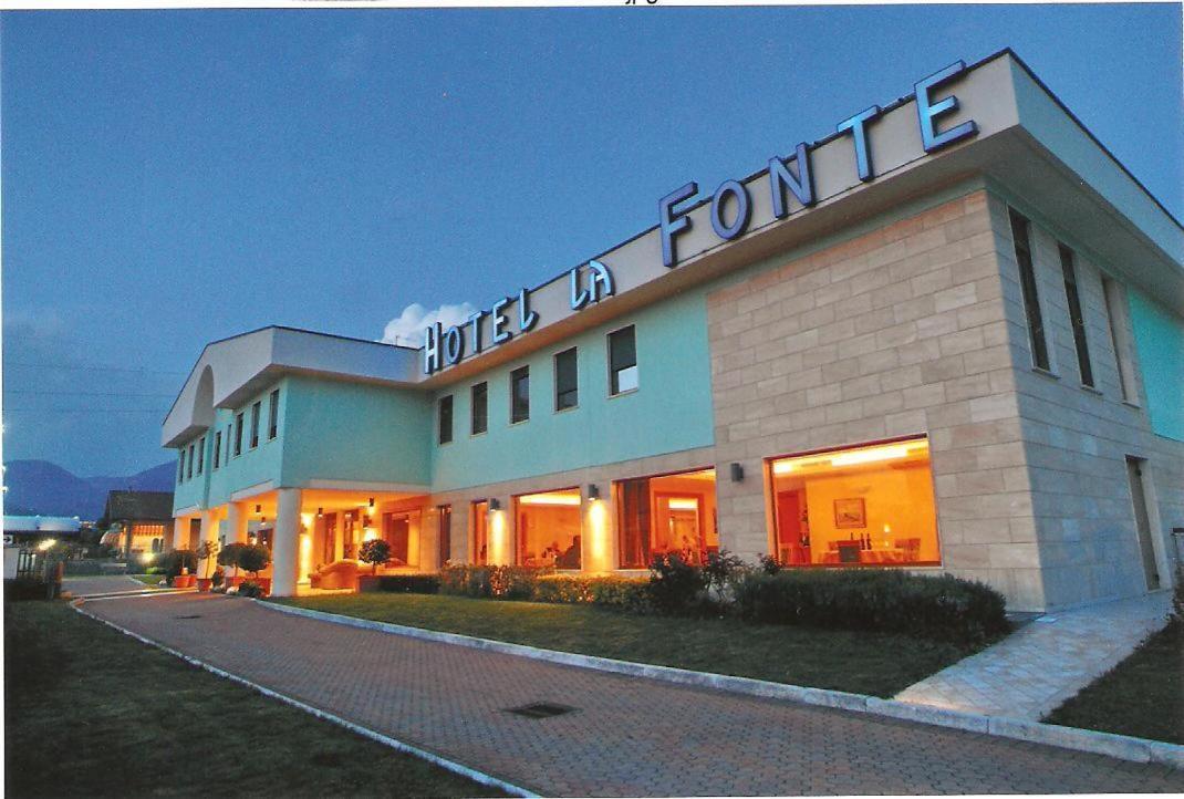 La Fonte Hotel Ome Екстериор снимка