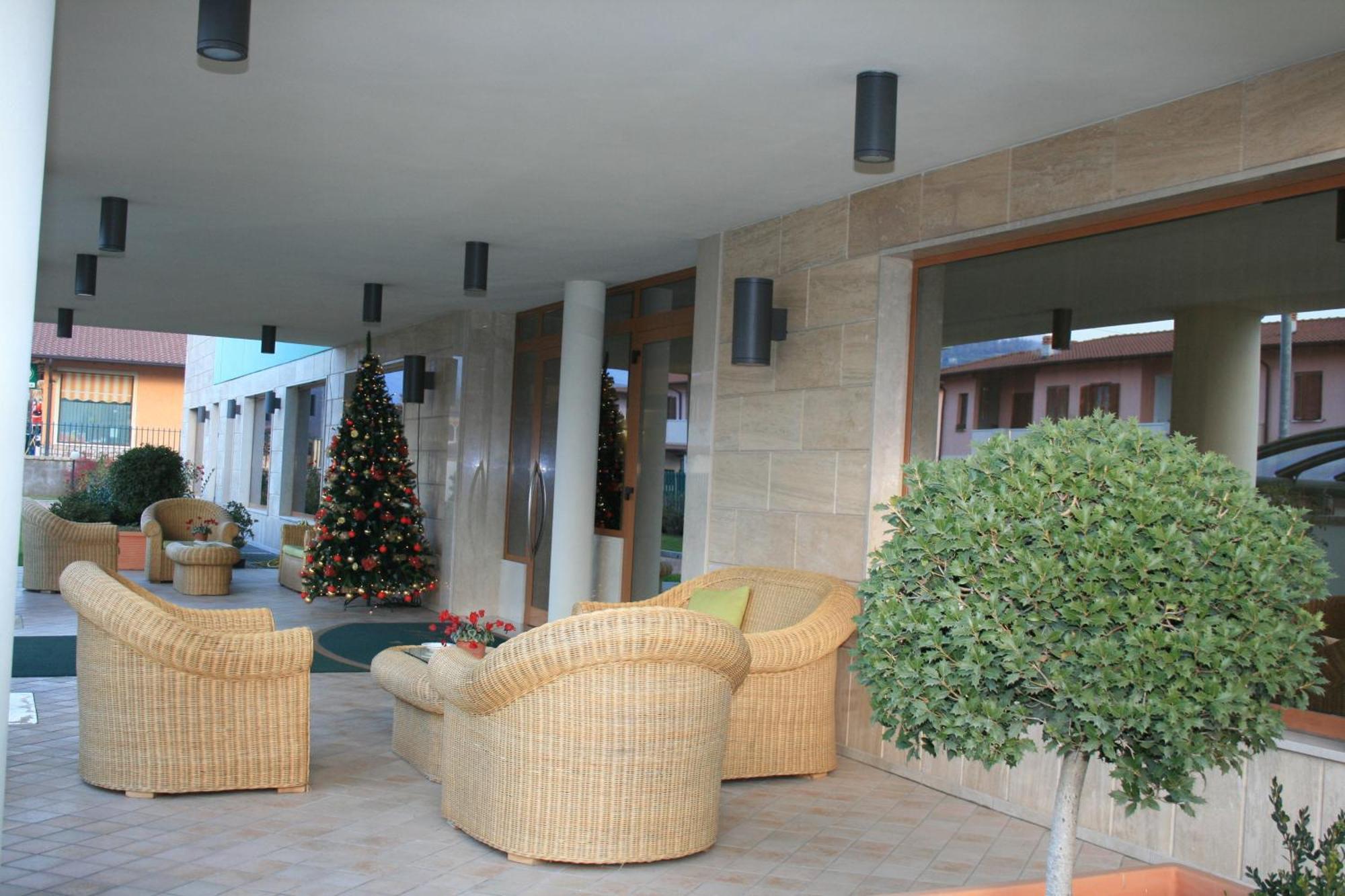 La Fonte Hotel Ome Екстериор снимка