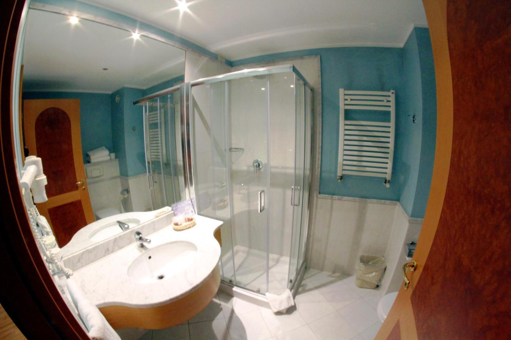 La Fonte Hotel Ome Екстериор снимка