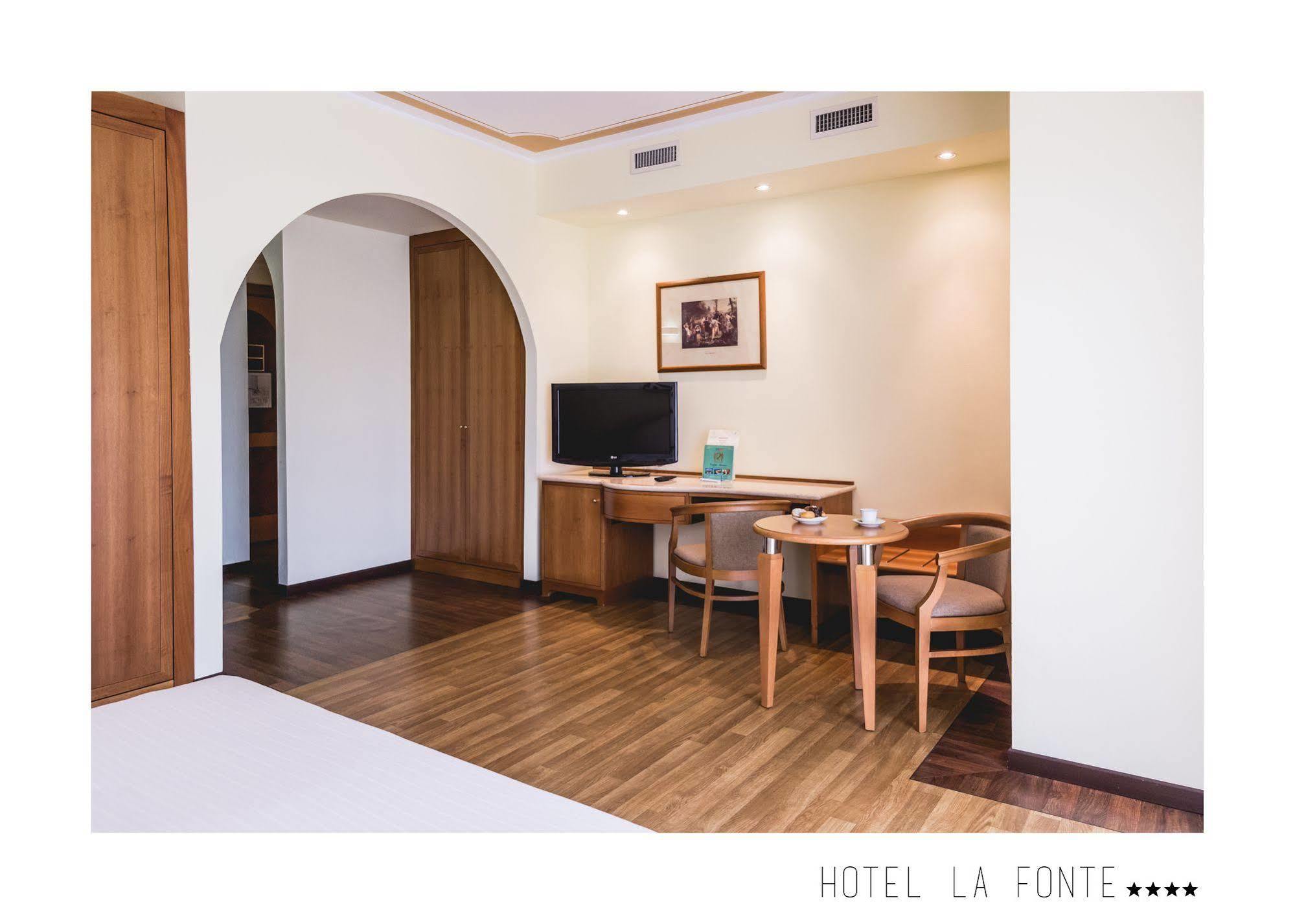 La Fonte Hotel Ome Екстериор снимка