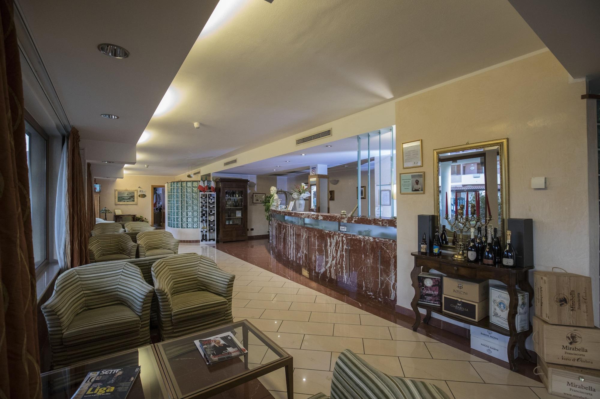 La Fonte Hotel Ome Екстериор снимка