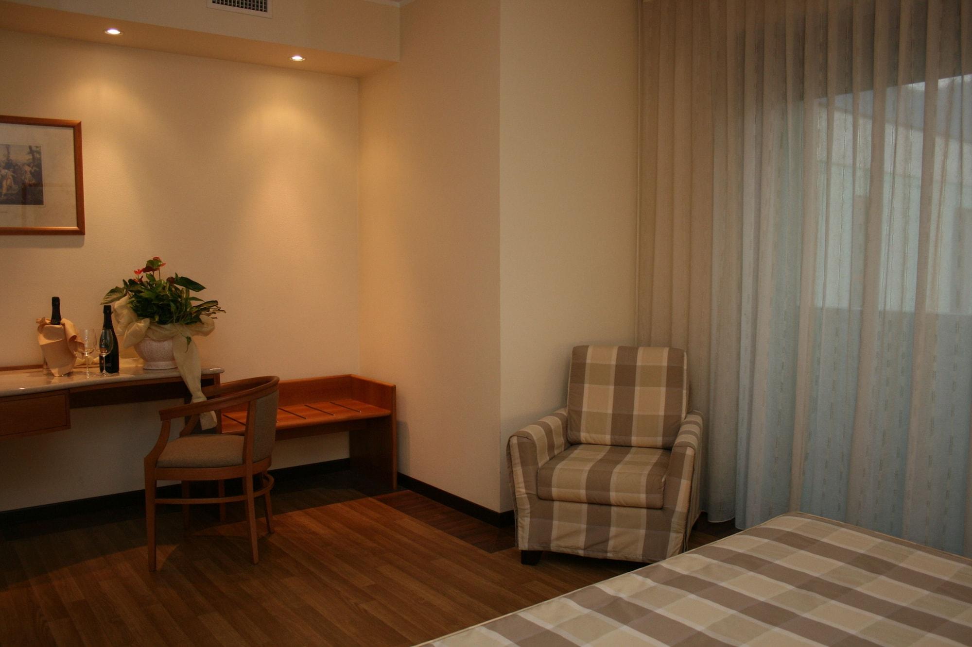 La Fonte Hotel Ome Екстериор снимка