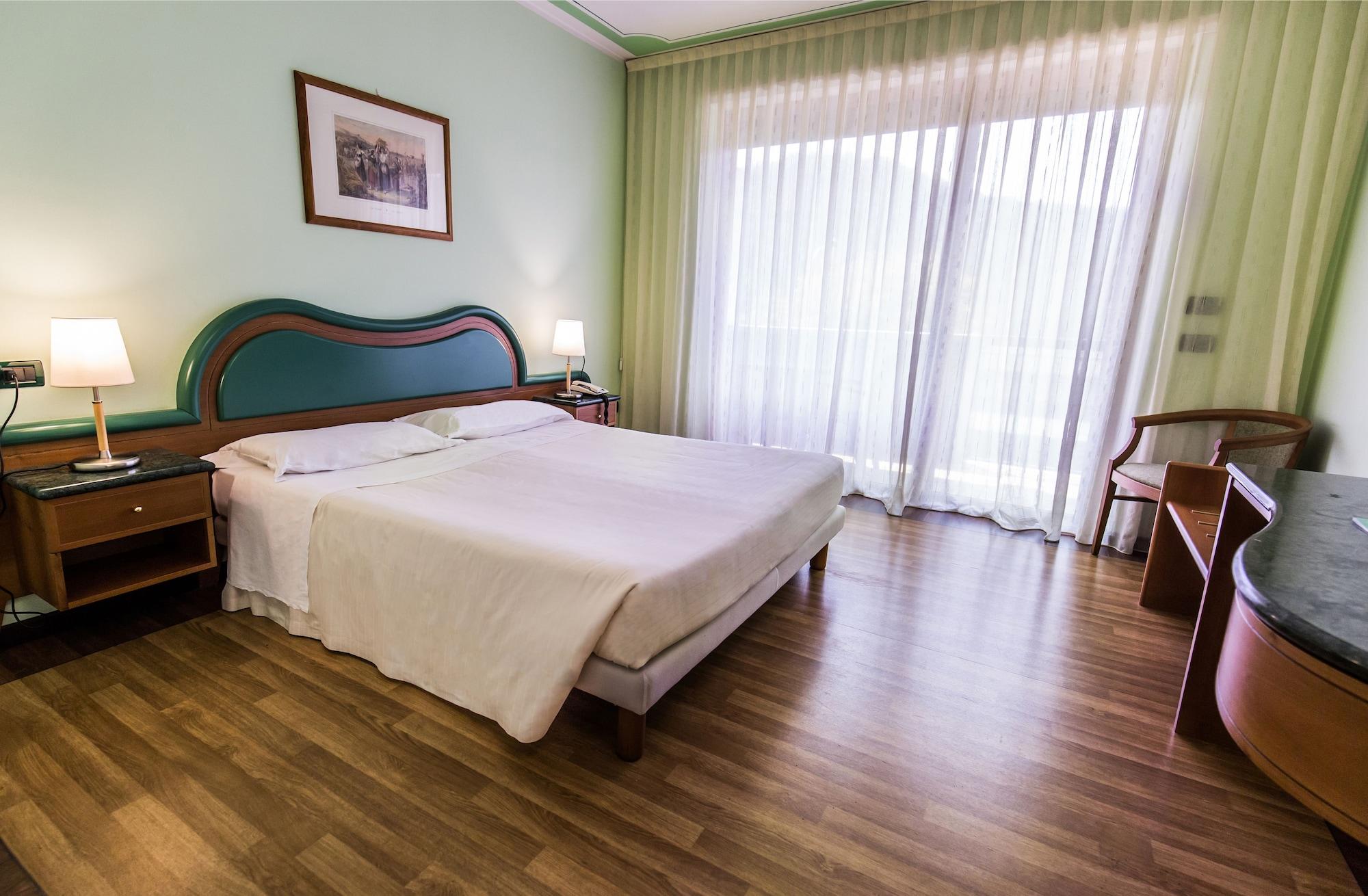 La Fonte Hotel Ome Екстериор снимка